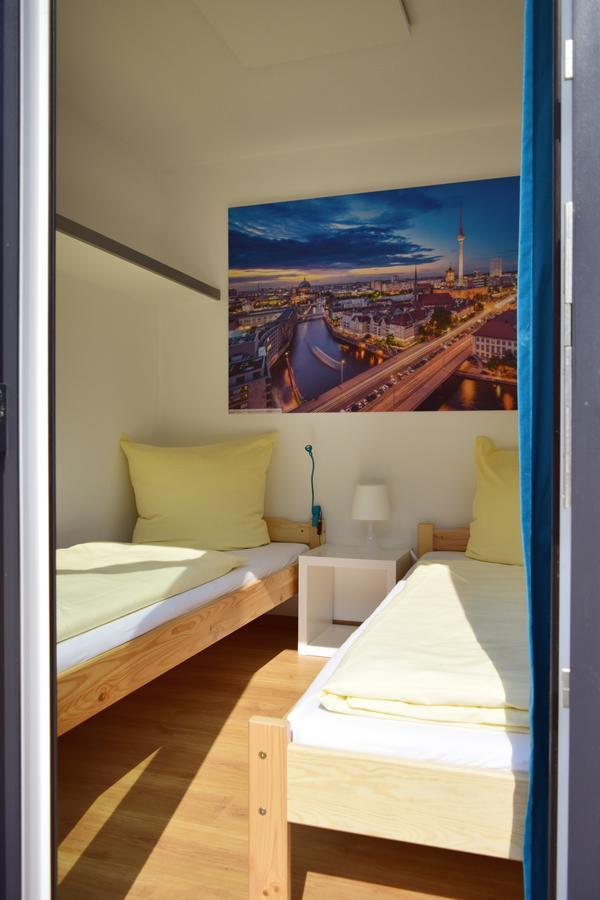 Twin-Bed Cottage with Shared Bathroom,649048311:JPEG